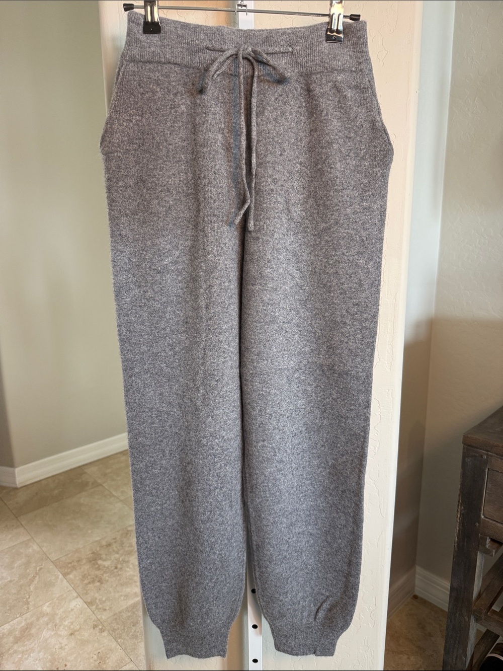 Gray Sweater Knit Drawstring Sweatpants - Unbranded NWOT SIZE M